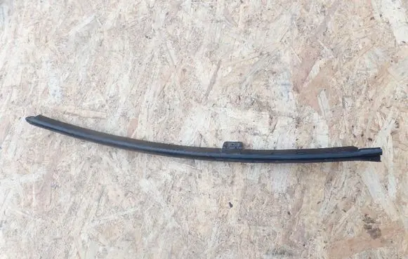 Opel Astra G Rear door windshield rail 