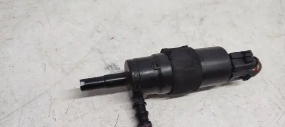 Audi A6 S6 C6 4F Headlight washer pump 3B7955681 0010162V