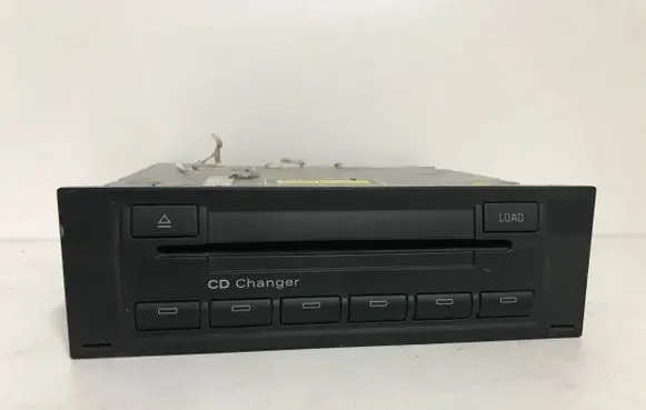 Audi A4 S4 B7 8E 8H CD/DVD changer 8E0035111D