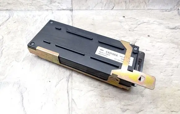 BMW 5 E39 Comfort/convenience module 8360235 84118360235