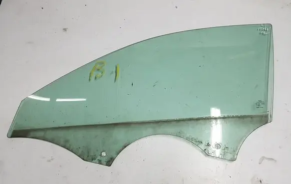 Audi A3 S3 8V Front door window glass four-door 