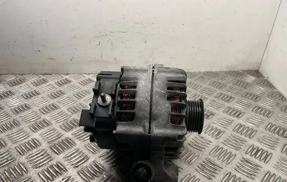 BMW 3 E92 E93 Generator/alternator 7805432