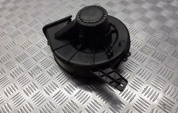 Seat Cordoba (6L) Front door blower motor 6Q1820015E