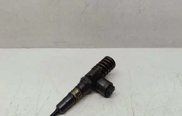Audi A4 S4 B6 8E 8H Fuel injector 03G130073G