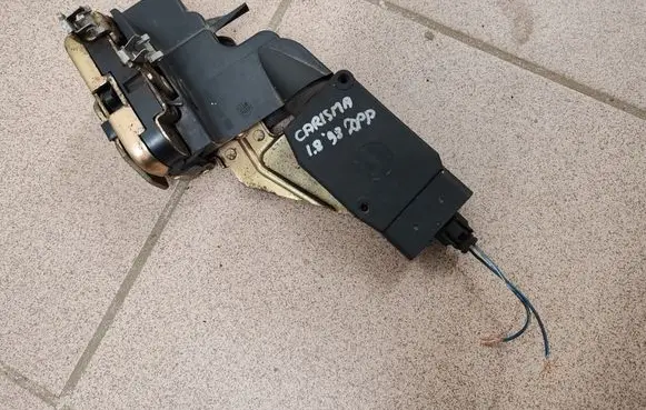 Mitsubishi Carisma Front door lock 
