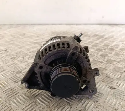 Hyundai Tucson TL Generator/alternator 373002A700