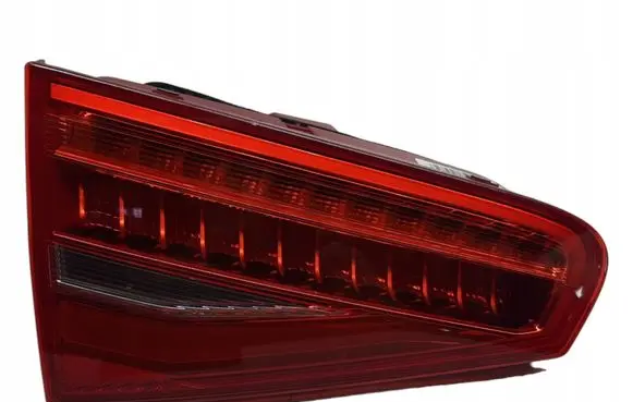 Tailgate rear/tail lights