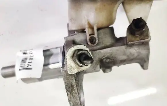 Opel Insignia A Master brake cylinder w0850