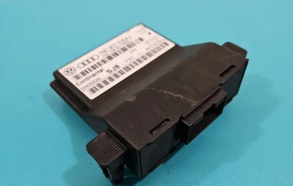 Volkswagen PASSAT B7 Central body control module 7N0907530AJ IMPRK1442672