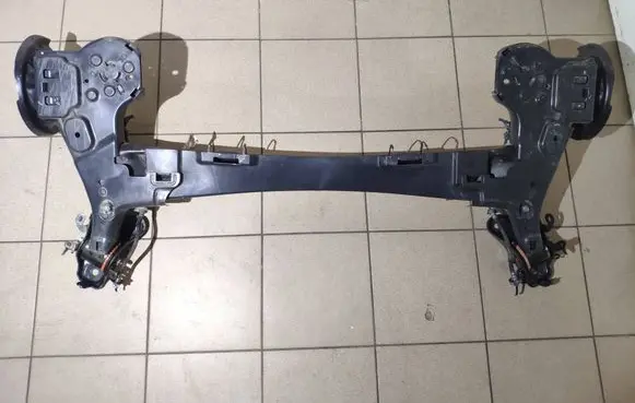 Peugeot 208 II Rear axle beam 