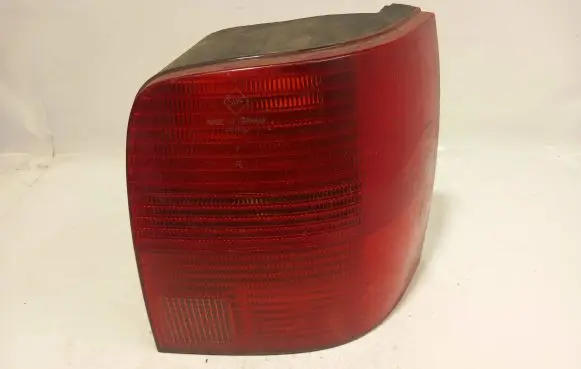 Volkswagen PASSAT B5 Rear/tail lights 3b9945112