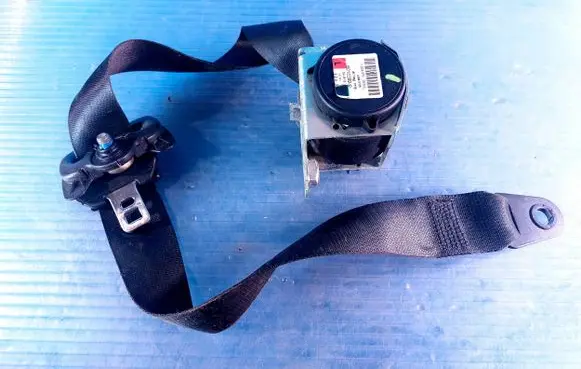 Mini One - Cooper R50 - 53 Front seatbelt 601028900 040818