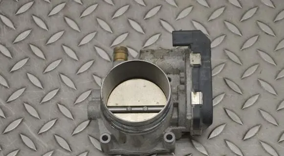 BMW 4 F32 F33 Throttle valve 7597871