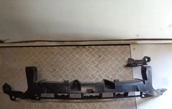 Ford Kuga I Front bumper mounting bracket 8V4117E778AD