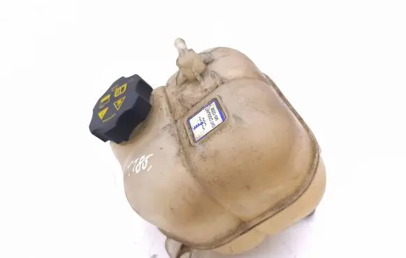 Jeep Cherokee Coolant expansion tank/reservoir 68102155AC