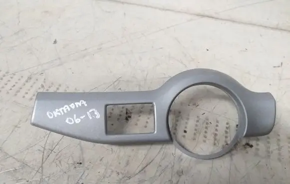 Skoda Octavia Mk2 (1Z) Dashboard glove box trim 1Z1858417