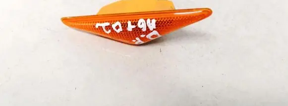 Front fender indicator light