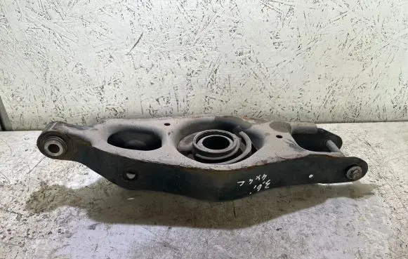 Dodge Challenger Rear upper control arm/wishbone