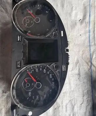 Volkswagen Golf VI Speedometer (instrument cluster) 3219792 A2C84623300