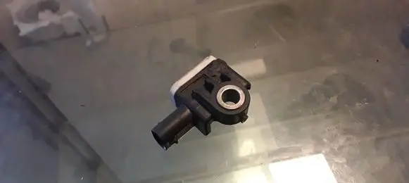 Jeep Grand Cherokee Airbag deployment crash/impact sensor 064130410