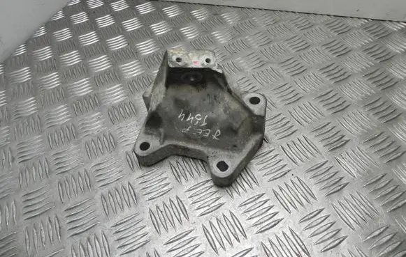 Jeep Grand Cherokee EGR valve cooler bracket 52124990 VD19889