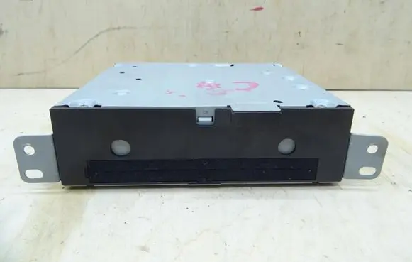 Radio/CD/DVD/GPS head unit