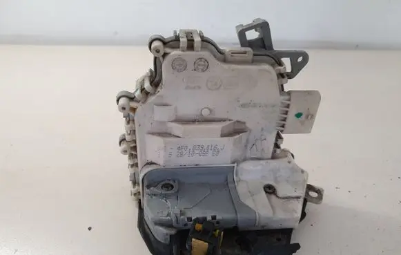 Audi A6 S6 C6 4F Rear door lock 4F0839016J