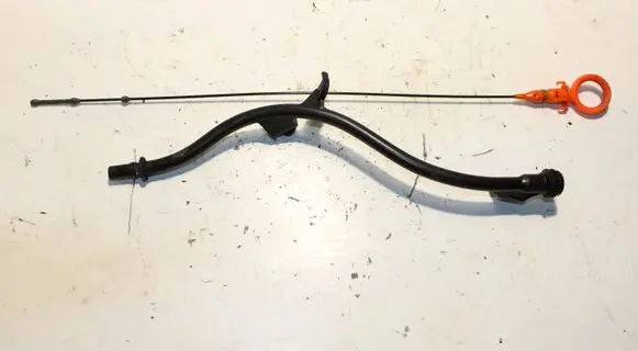 Volkswagen PASSAT B7 Oil level dip stick 03L103634J