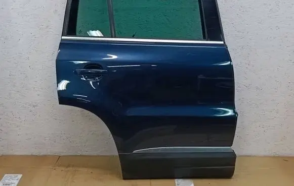 Volkswagen Tiguan Rear door 5N0833312B
