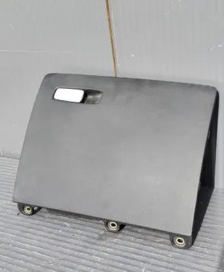 Audi Q3 F3 Glove box 8U1857035M