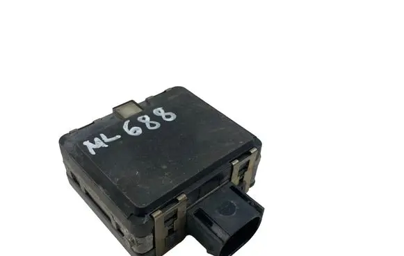 Volkswagen Golf VII Distronic sensor radar 5Q0907561B 0203300183