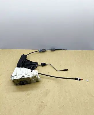 Mercedes-Benz ML W164 Front door lock A1647230114
