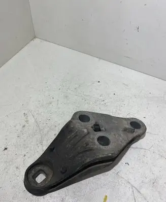 Audi A8 S8 D3 4E Engine mounting bracket 4E0199603N