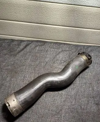 BMW 5 F10 F11 Intercooler hose/pipe 521108A