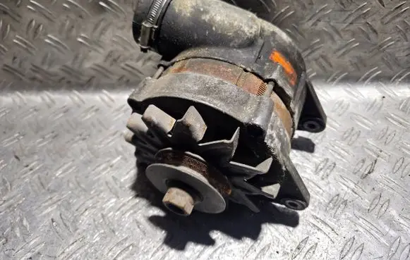 BMW 5 E34 Generator/alternator 0120468013
