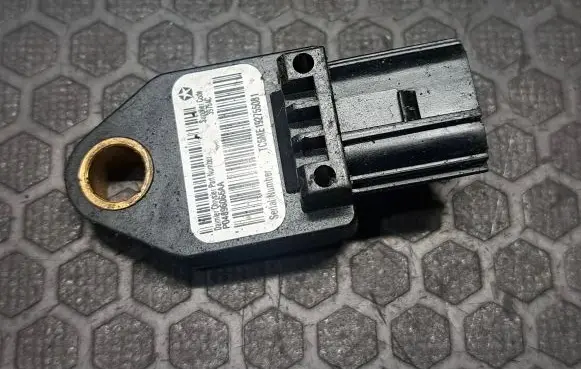 Dodge Nitro Airbag deployment crash/impact sensor P04896065AA TC5ME192255081