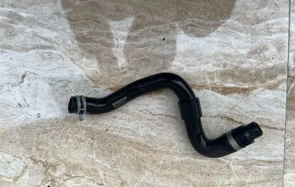 Volvo C40 Engine coolant pipe/hose 32138727
