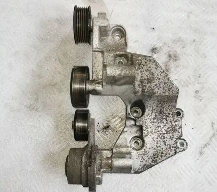 KIA Sportage Generator/alternator bracket 