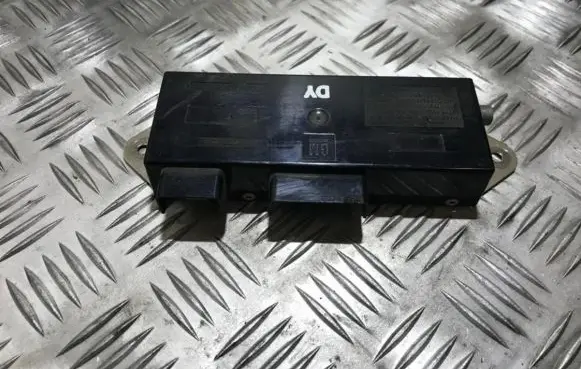 Opel Omega B1 Antenna control unit 90379276 0050673