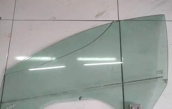 Volkswagen PASSAT CC Front door window glass four-door AS2
