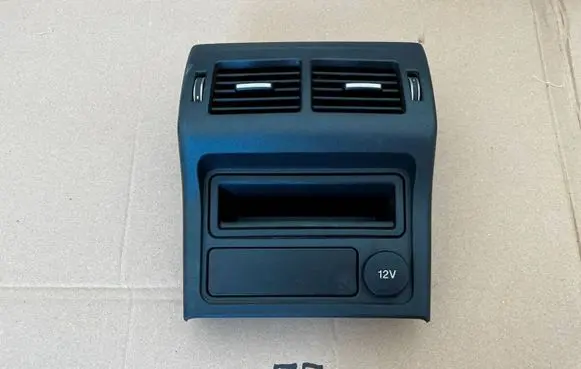 Rear air vent grill