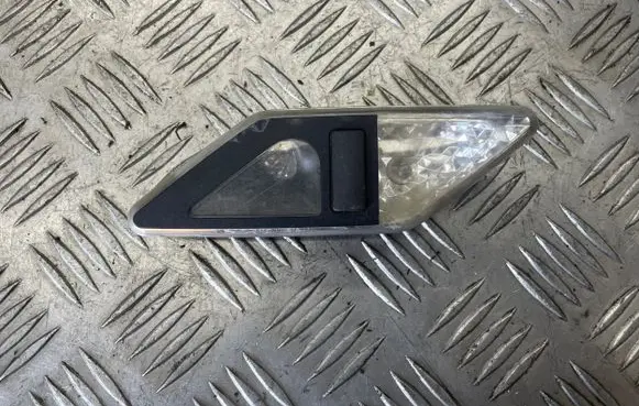 BMW 3 E46 Rear seat light 8375586