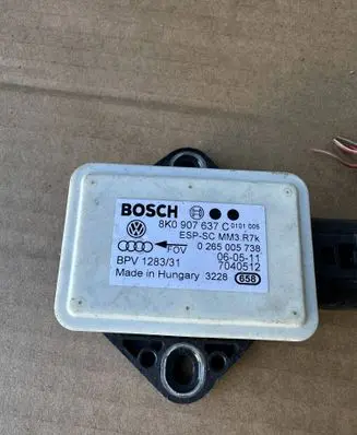 Audi A4 S4 B8 8K ESP acceleration yaw rate sensor 8K0907637D