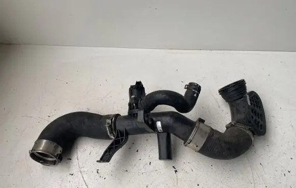 Land Rover Evoque II Intercooler hose/pipe HJ326C782
