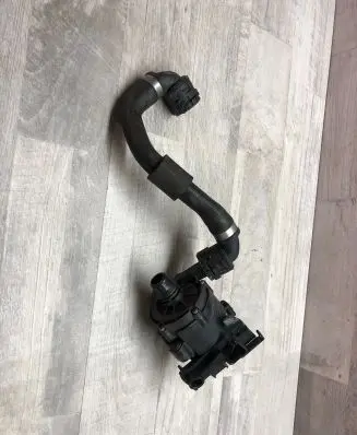 BMW 5 G30 G31 Electric auxiliary coolant/water pump 8638237 20171111 0392024063