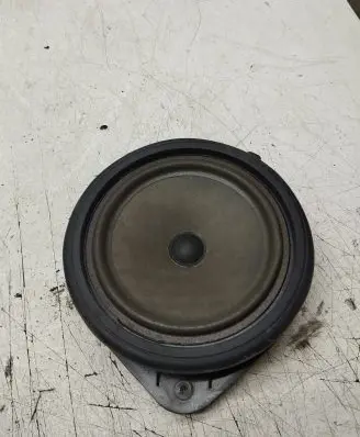 Audi A3 S3 8P Front door speaker