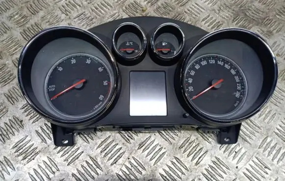Opel Zafira C Speedometer (instrument cluster)