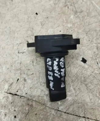 Toyota Yaris Mass air flow meter 600775 2450H32