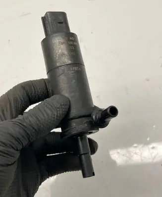 Audi A8 S8 D4 4H Windscreen/windshield washer pump 6R0955681 D753