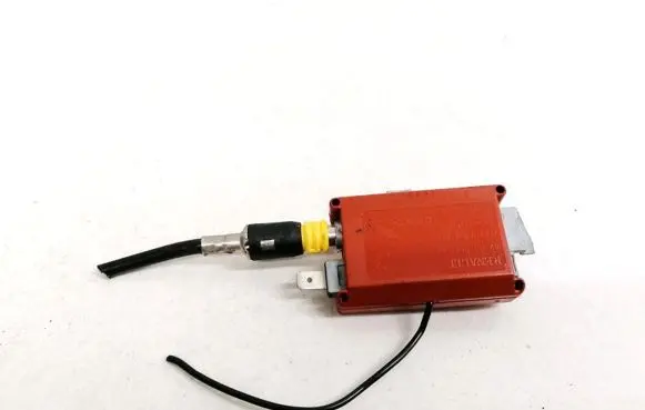 Renault Espace - Grand espace IV Antenna control unit 8200061683 AAR34100